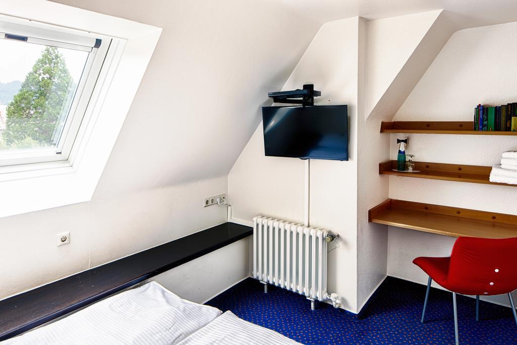 Hotel Am Rathaus ไฟรบวร์กอิมไบรส์เกา ภายนอก รูปภาพ