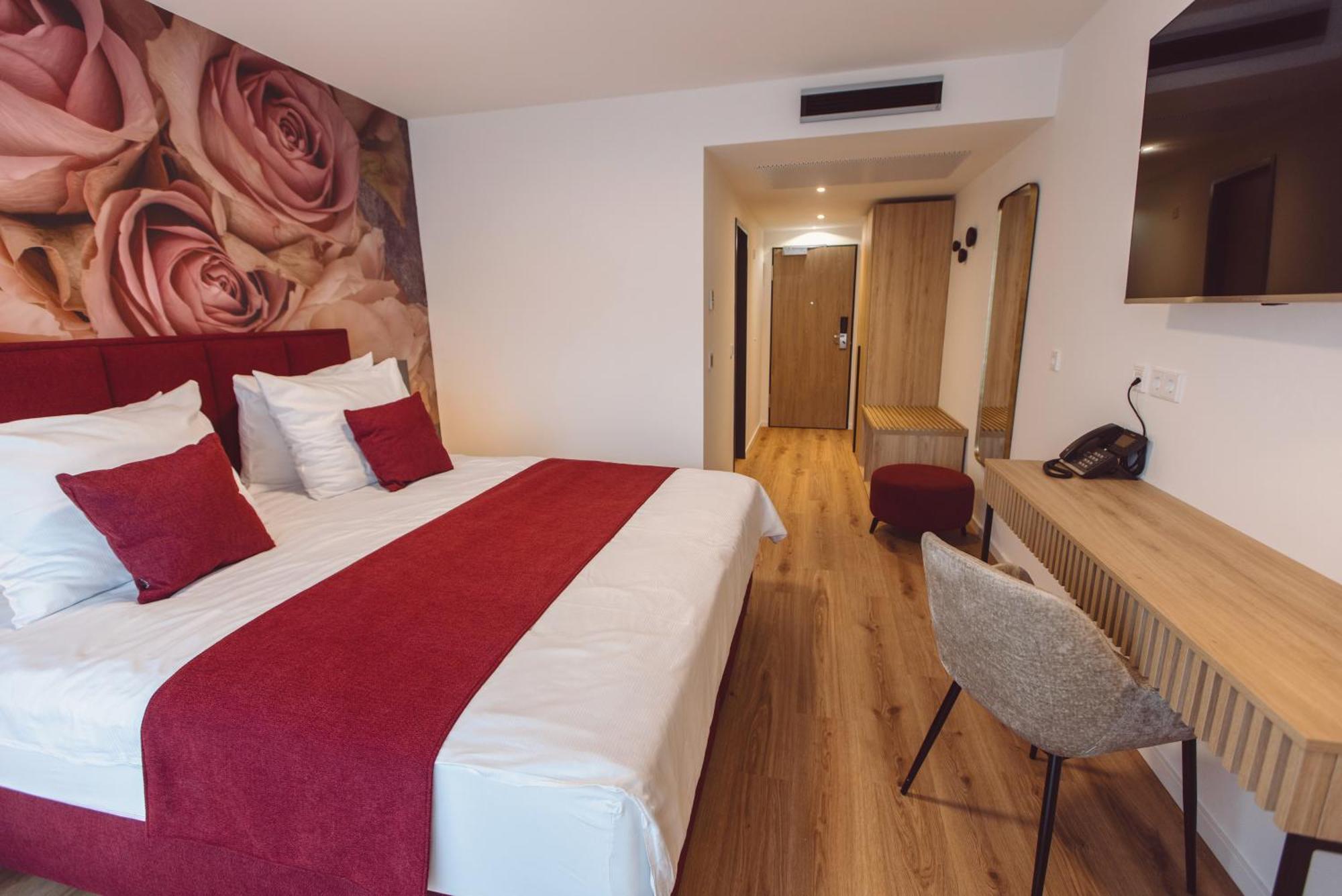 Hotel Am Rathaus ไฟรบวร์กอิมไบรส์เกา ภายนอก รูปภาพ
