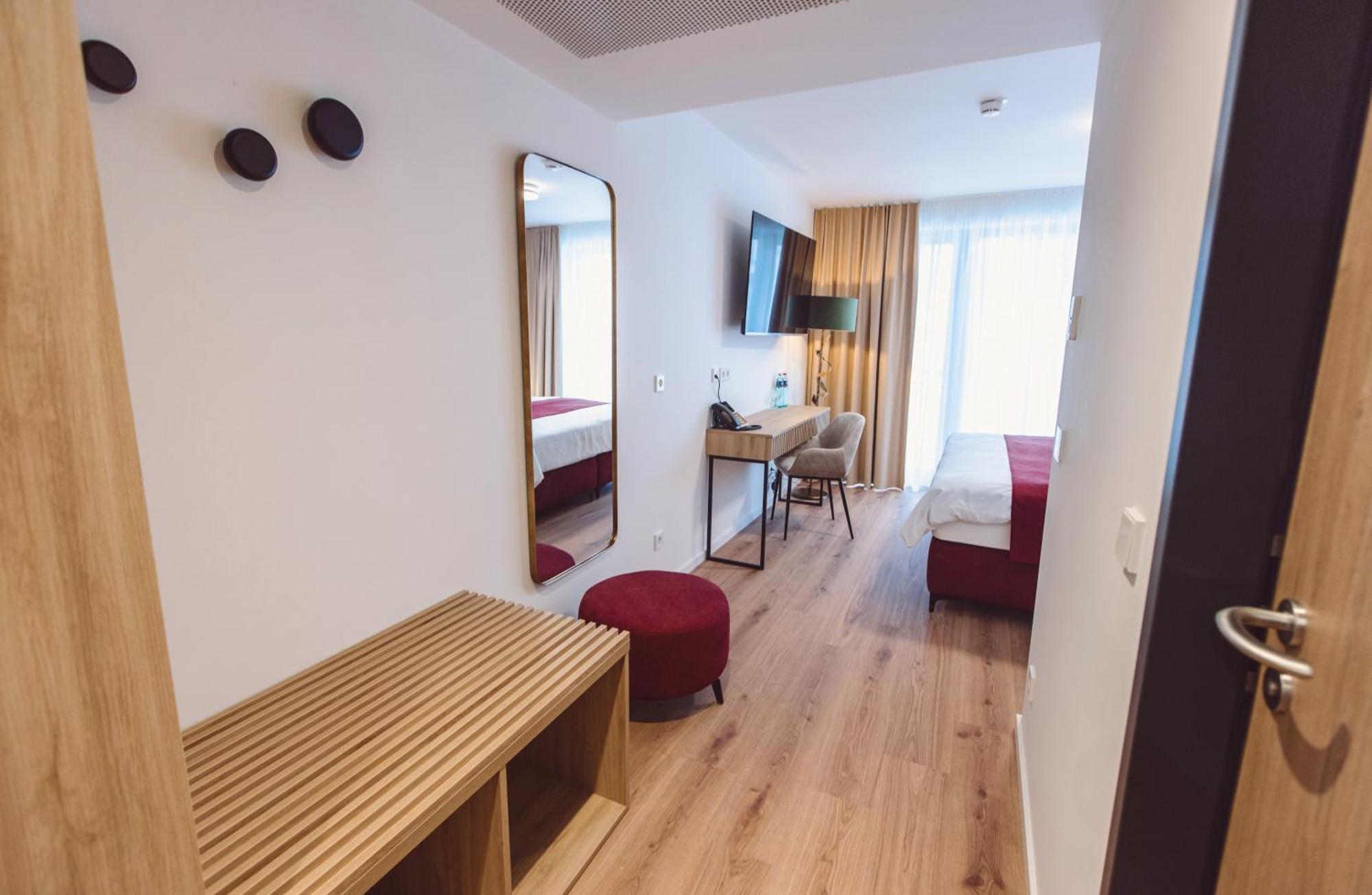 Hotel Am Rathaus ไฟรบวร์กอิมไบรส์เกา ภายนอก รูปภาพ